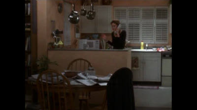 2x04 - L'Homme aux Yeux Violets.